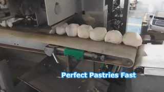 Machine complètement automatique de fabricant de croissant, machine d'aplatisseur de pâte pour la démonstration danoise de pâtisserie