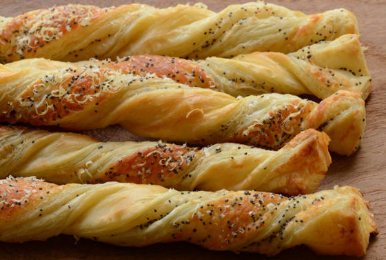 acheter Équipement de pâtisserie de capacité élevée, lignes industrielles de boulangerie pour des remous tordus de cannelle fabrication en ligne