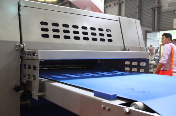 acheter La ligne machine de Flatbread de fabricant de Paratha facile nettoient avec le Tableau de fonctionnement de largeur de 800mm fabrication en ligne