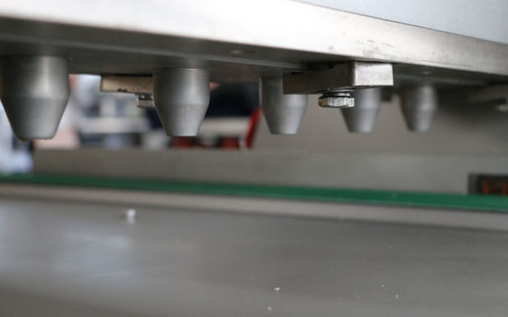 acheter structure flexible de machine de déposant de gâteau de plateaux de 400*600mm avec les becs variables fabrication en ligne