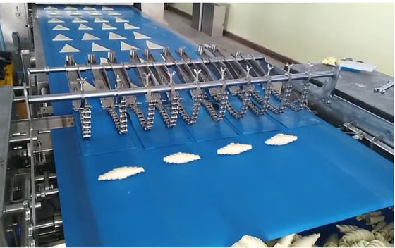acheter croissant de 850mm faisant à chaîne de production l'équipement automatique de boulangerie online manufacture