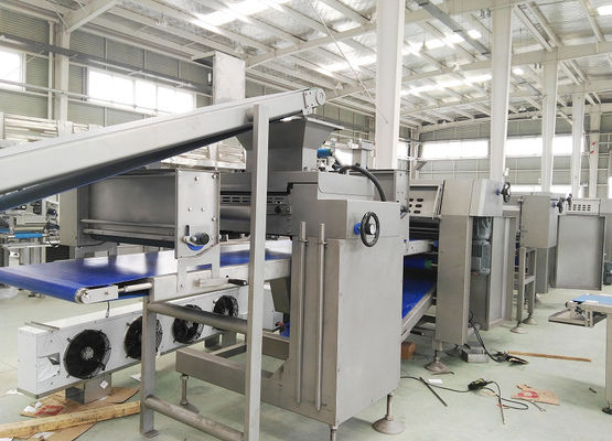 acheter Chaîne de production de pâtisserie de rendement élevé tailleur fait sur commande pour les pâtisseries et le souffle remplis fabrication en ligne