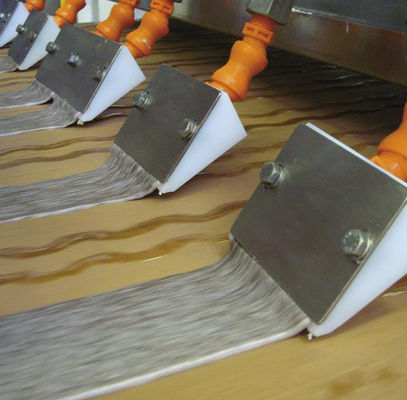 acheter 300- Chaîne de production de gâteau de bûche de capacité de 800 kilogrammes avec le gâteau standard Dissolver de l'Europe fabrication en ligne