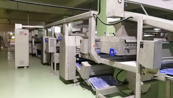 acheter Accomplissez la pâte feuilletée faisant la machine avec le four tunnel pour le projet clés en main fabrication en ligne