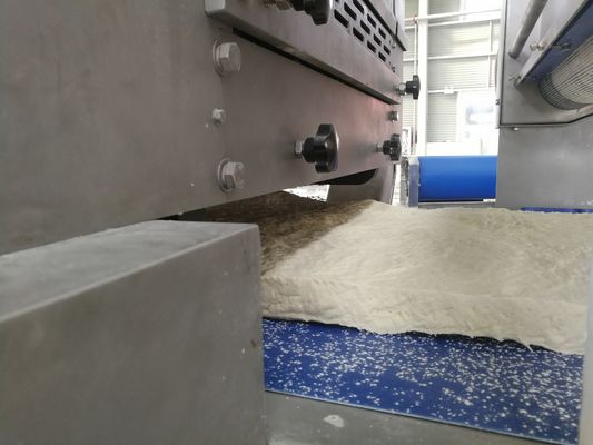 acheter Le CE ordonne la machine industrielle de lamineur de la pâte avec la ligne personnalisable de maquillage fabrication en ligne